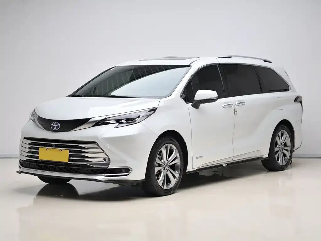 Toyota Sienna 2023 из CN, фото 1