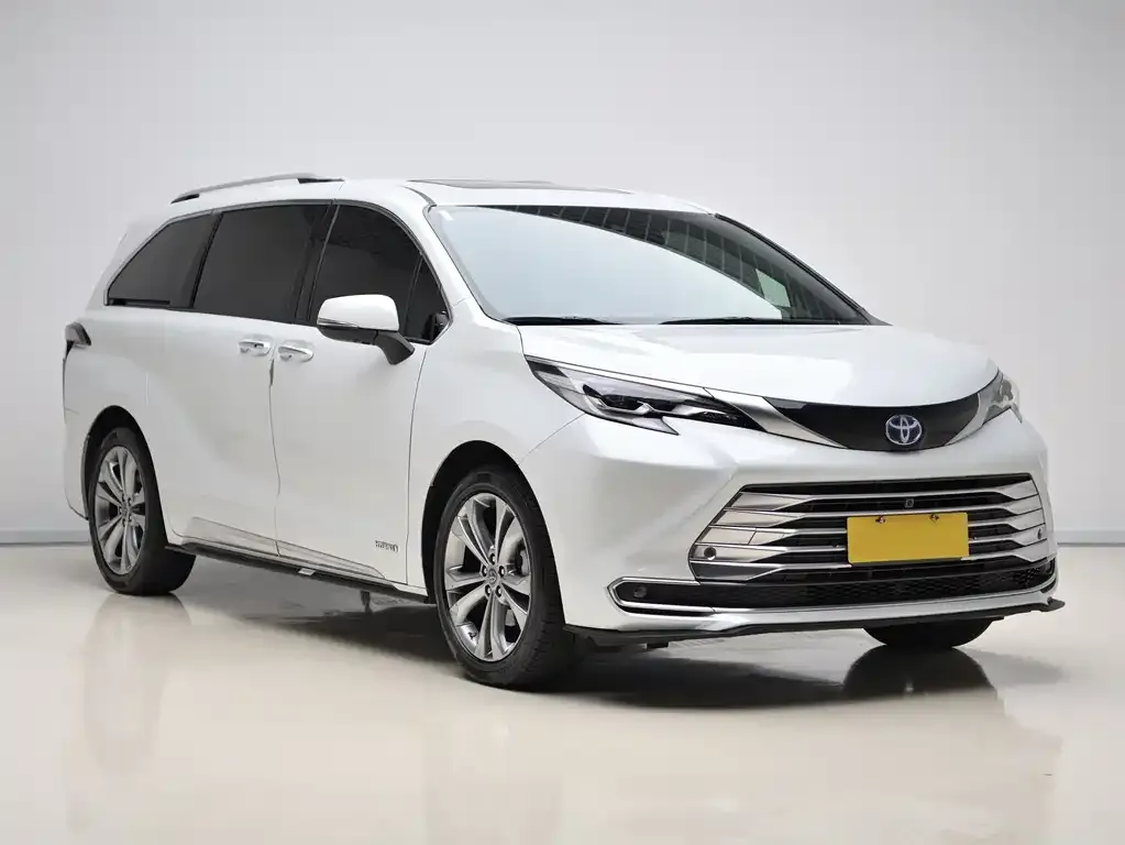 Toyota Sienna 2023 из CN, фото 4