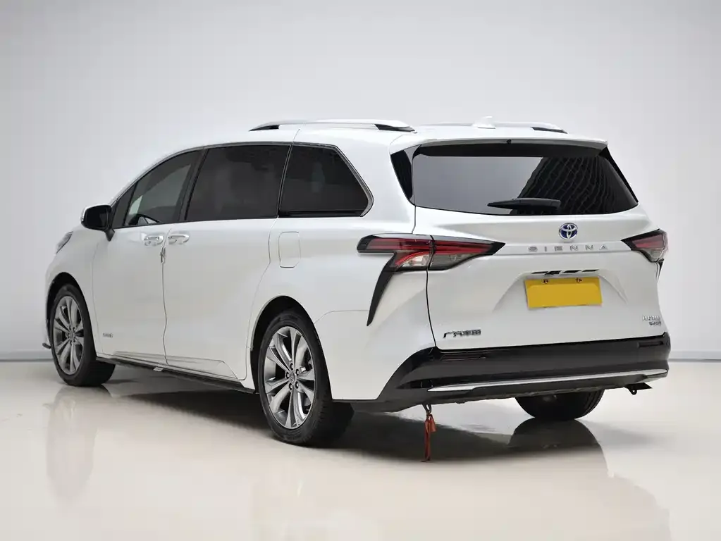 Toyota Sienna 2023 из CN, фото 3