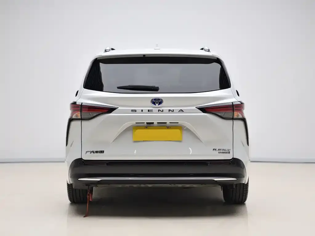 Toyota Sienna 2023 из CN, фото 2