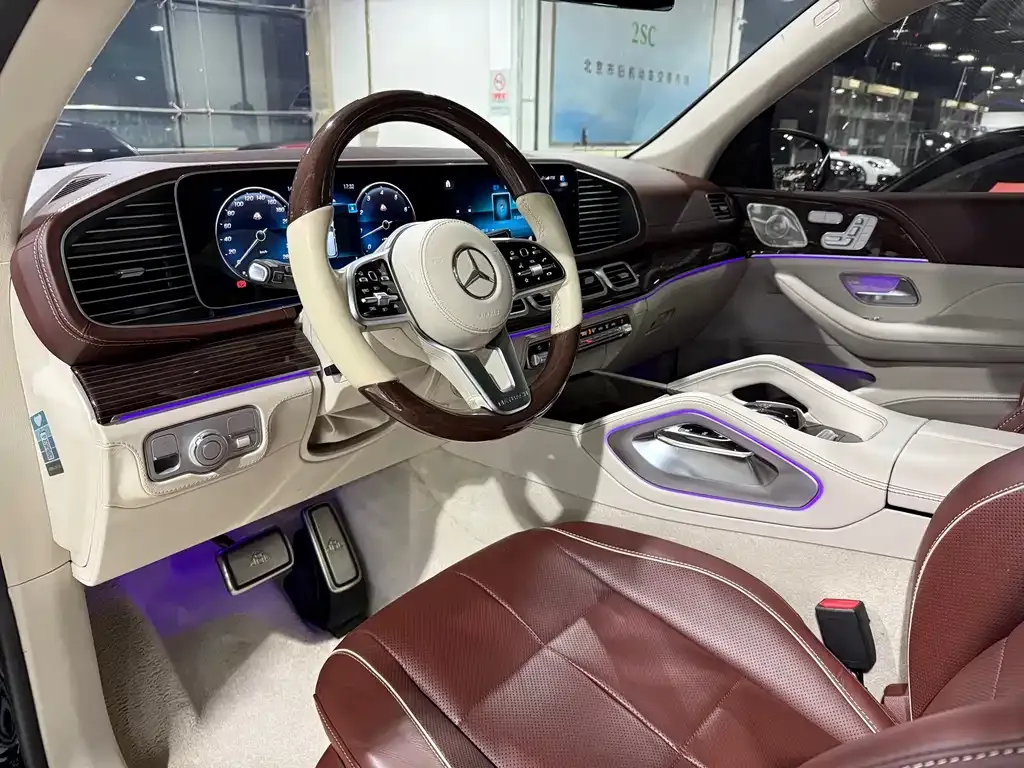Mercedes-Benz GLS — фото 9