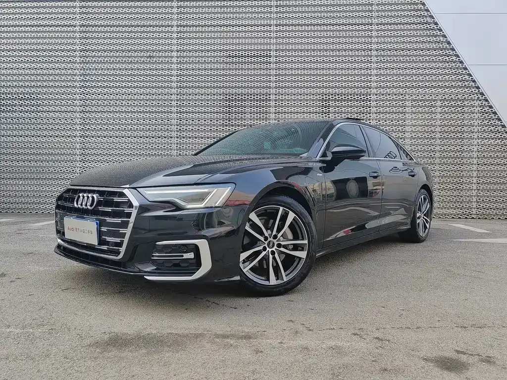 Audi A6L — фото 1