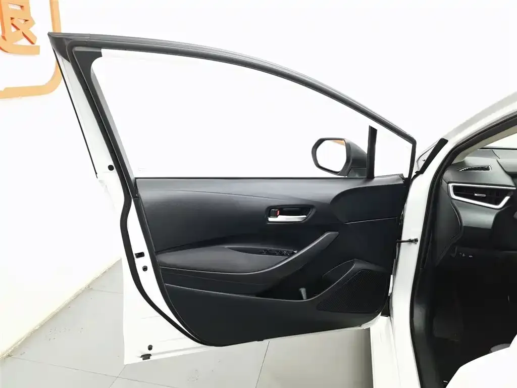 Toyota Corolla — фото 2