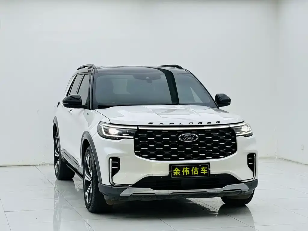 Ford Explorer 2023 из CN, фото 1