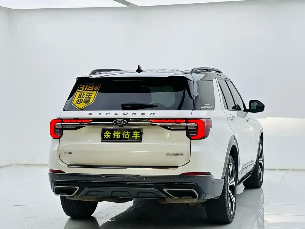 Ford Explorer 2023 из CN, фото 6