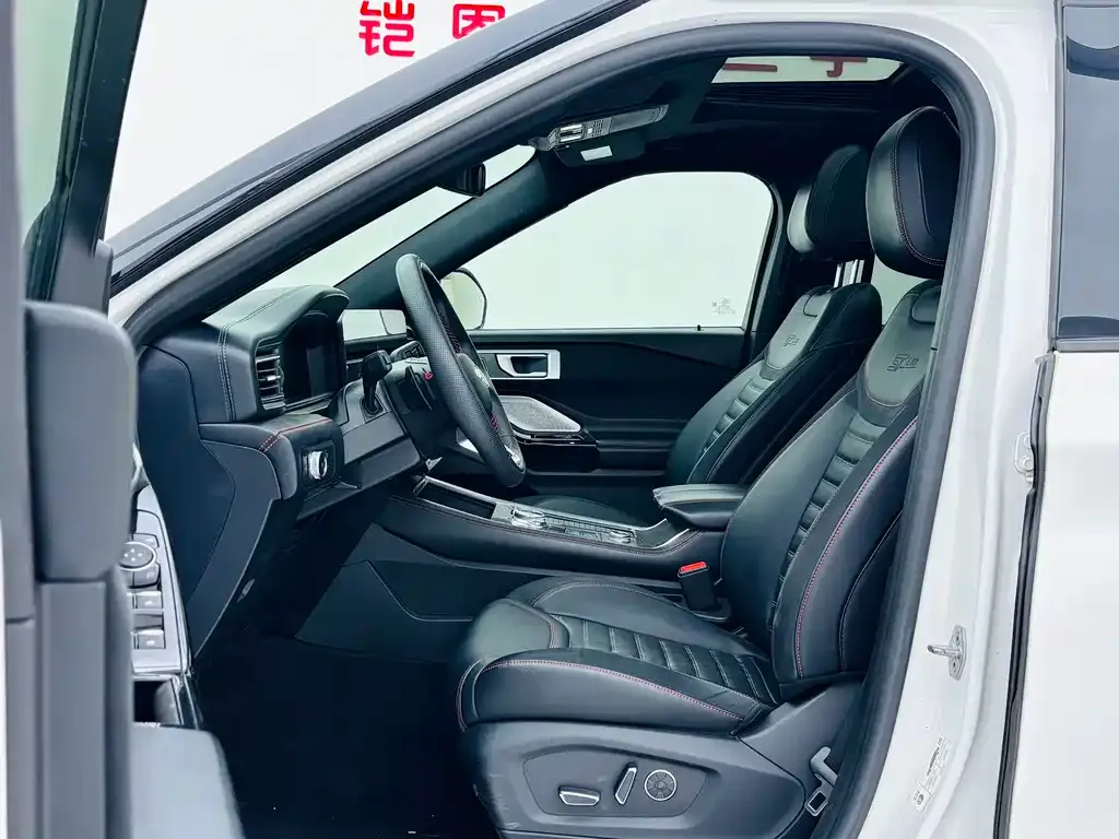 Ford Explorer 2023 из CN, фото 9