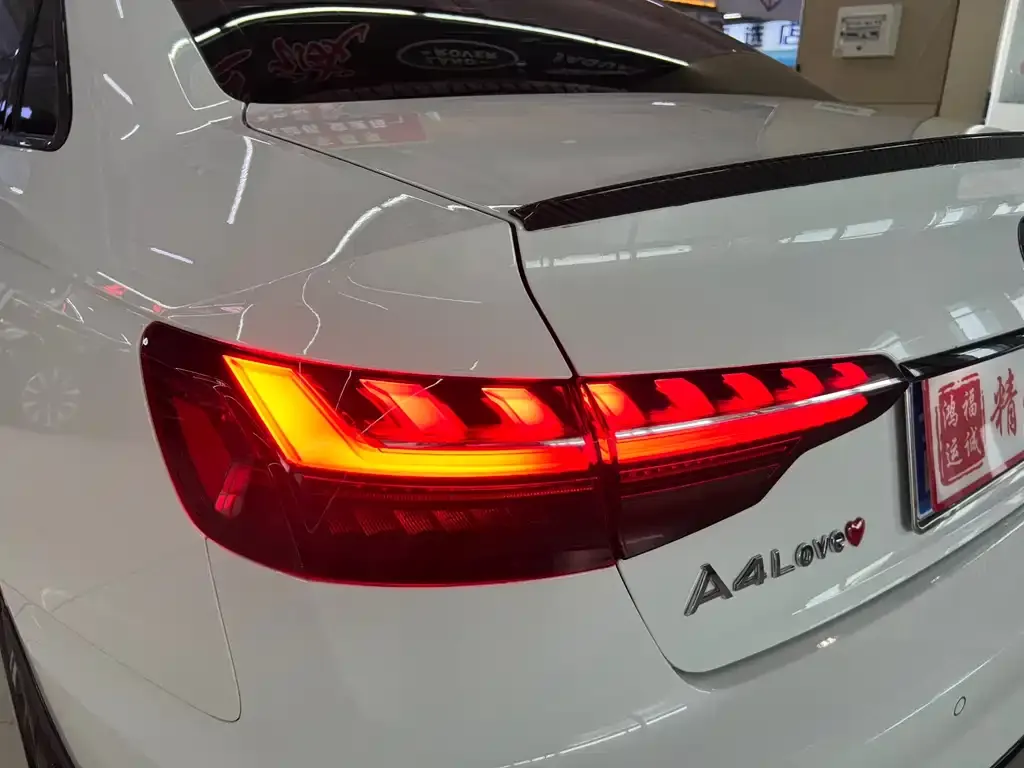 Audi A4L 2024 из CN, фото 4