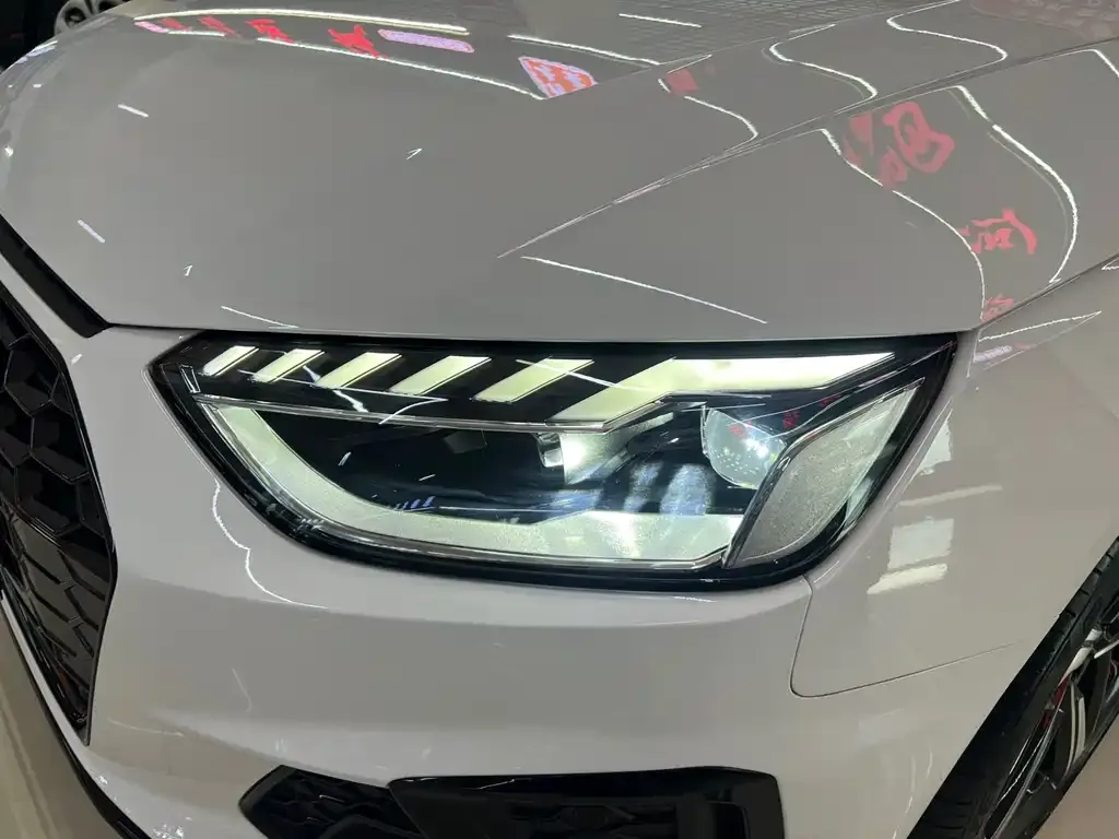 Audi A4L 2024 из CN, фото 2
