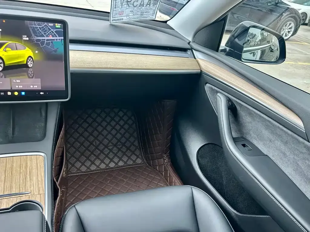 Tesla Model Y 2023 из CN, фото 3