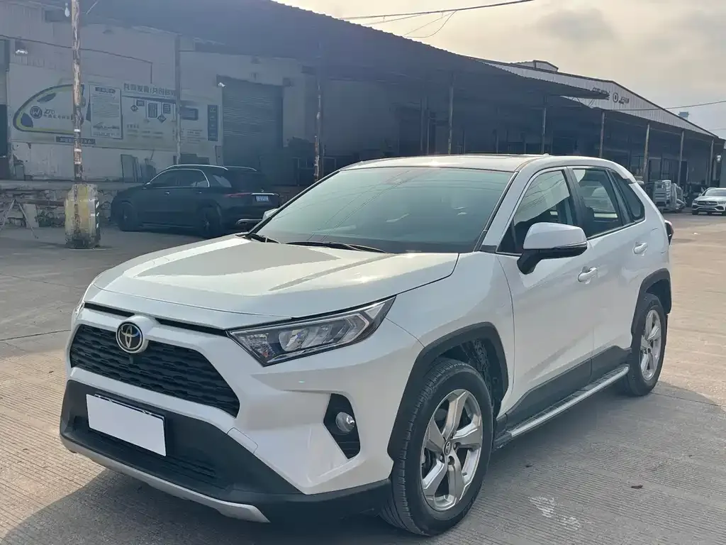 Toyota RAV4 2022 из CN, фото 1