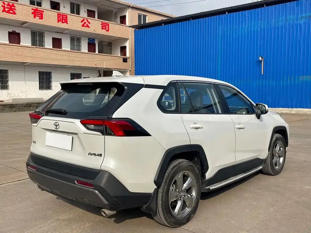 Toyota RAV4 2022 из CN, фото 6