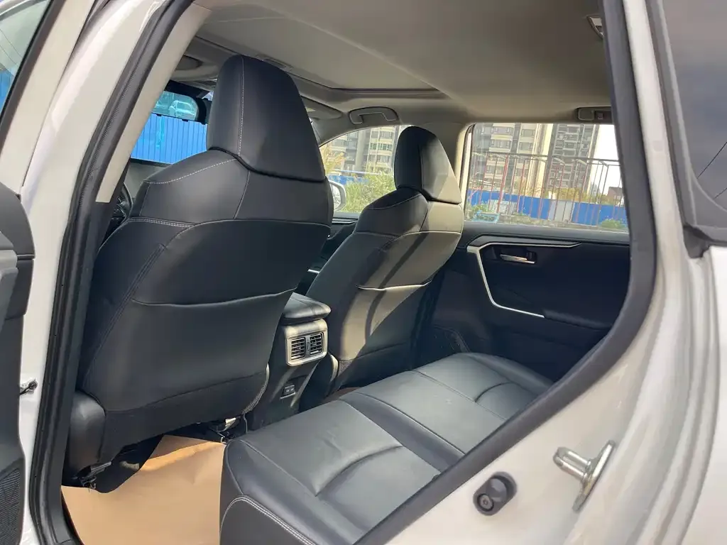 Toyota RAV4 2022 из CN, фото 5