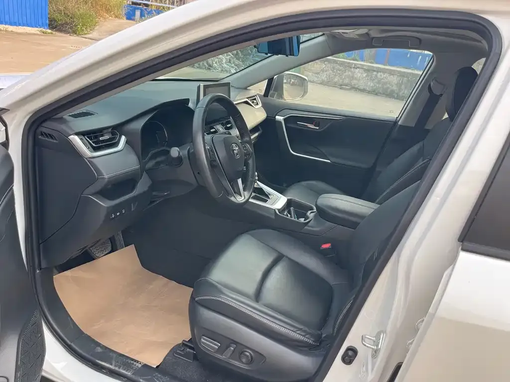 Toyota RAV4 2022 из CN, фото 3