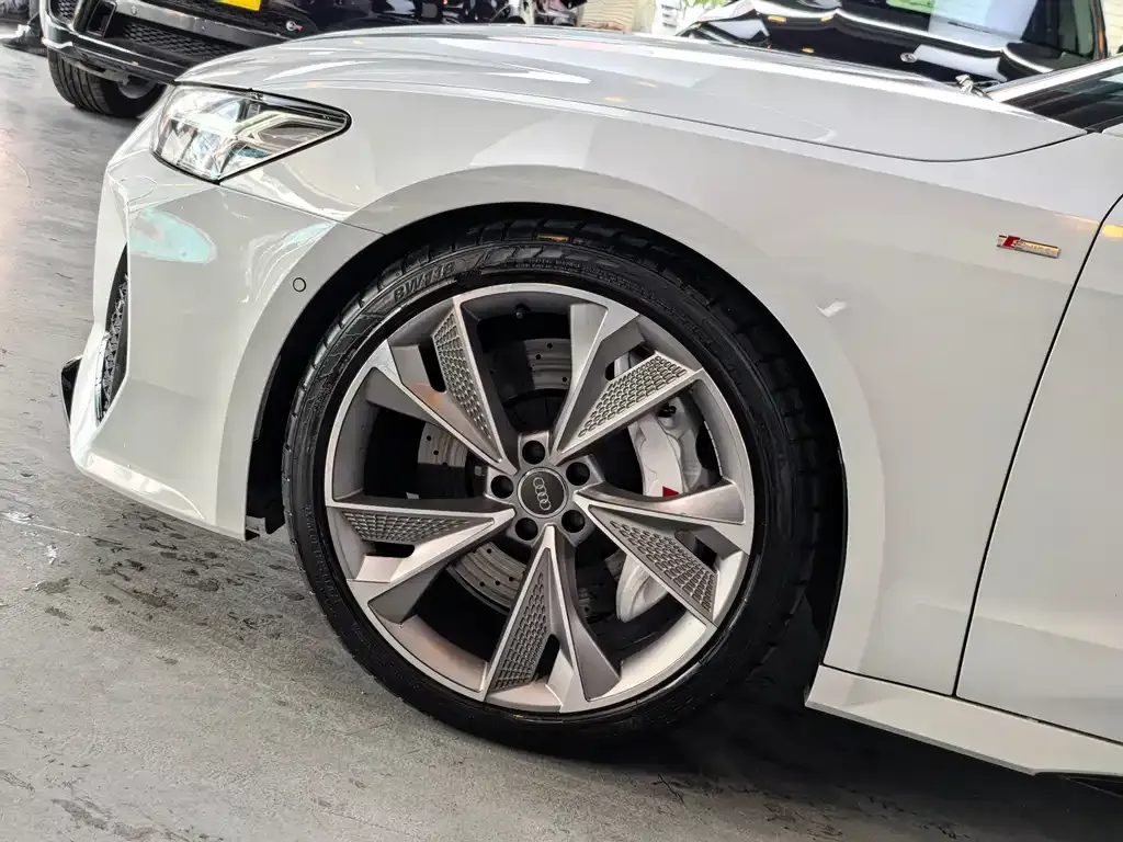 Audi A7 2021 из CN, фото 9