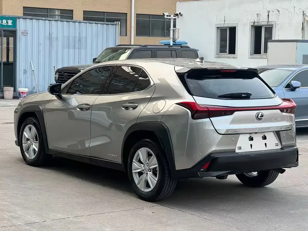 Lexus UX — фото 8