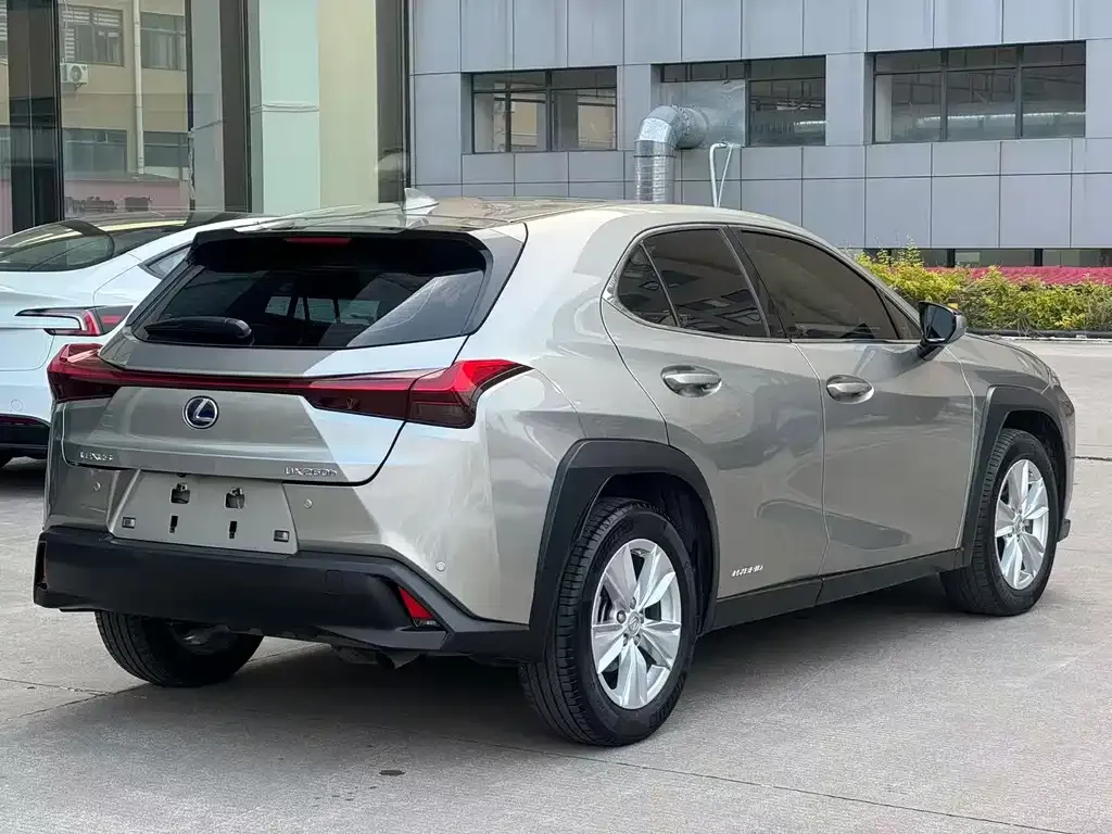 Lexus UX — фото 5