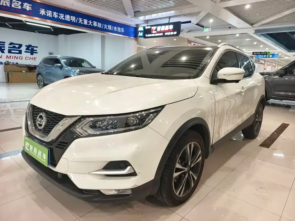 Nissan Qashqai — фото 1