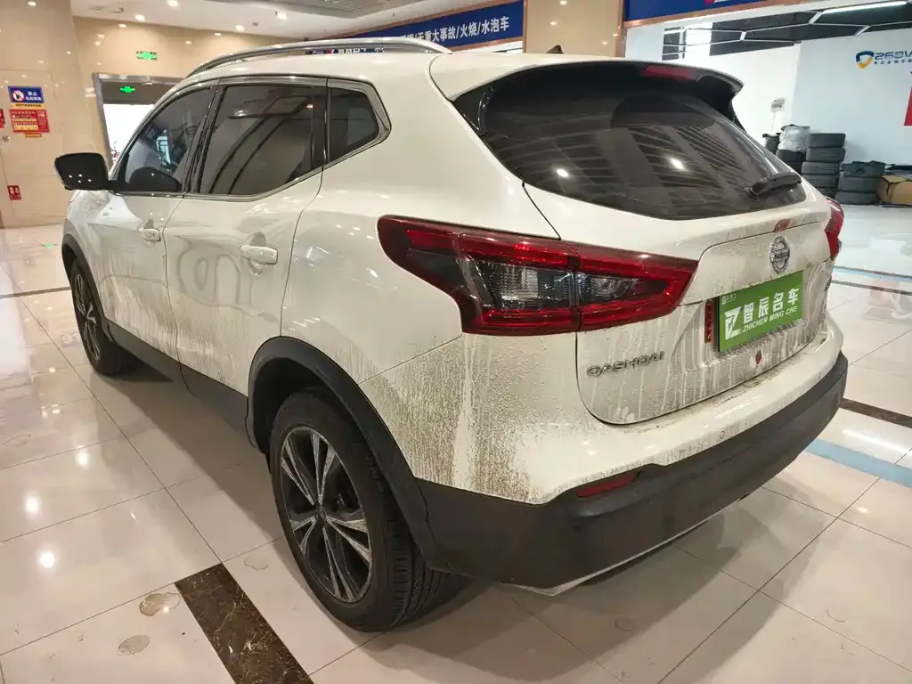 Nissan Qashqai — фото 9