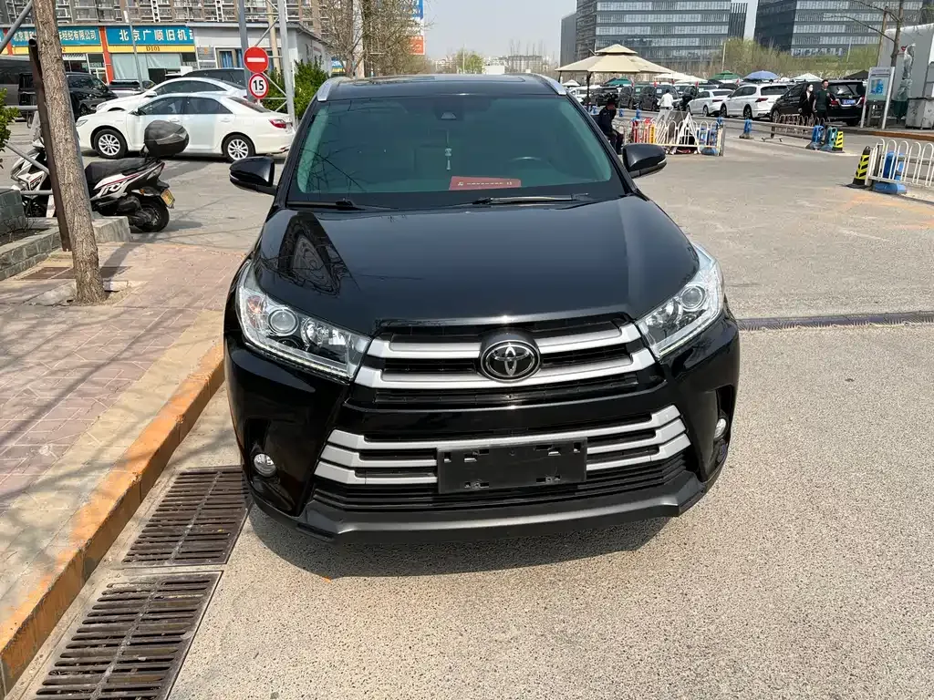 Toyota Highlander — фото 7