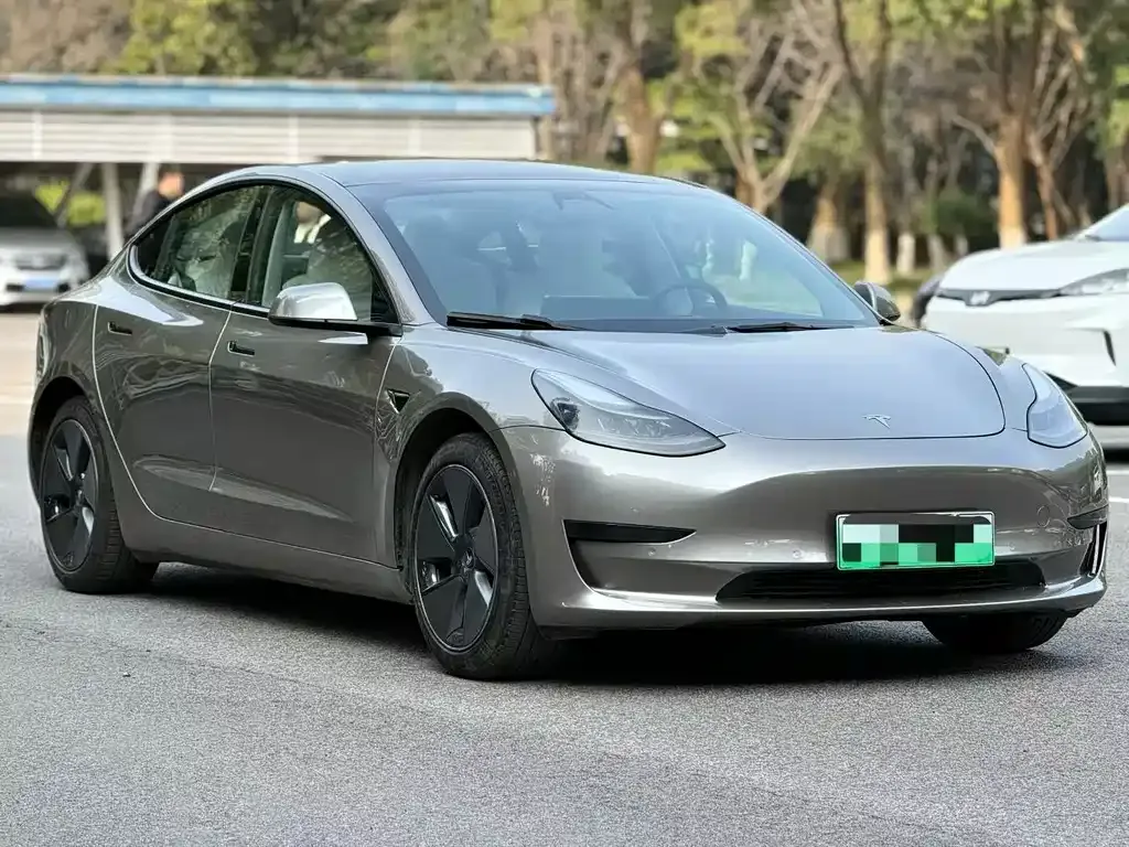 Tesla Model 3 — фото 7