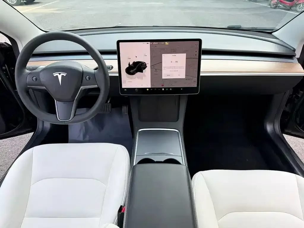 Tesla Model 3 — фото 5