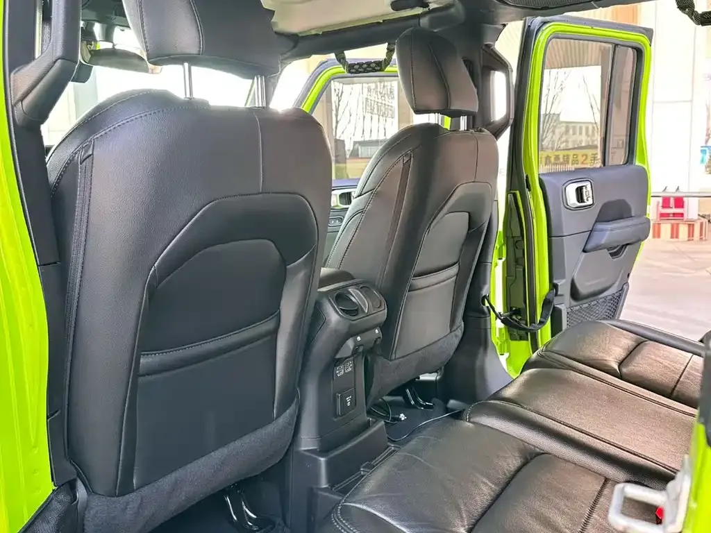 Jeep Wrangler 2022 из CN, фото 2