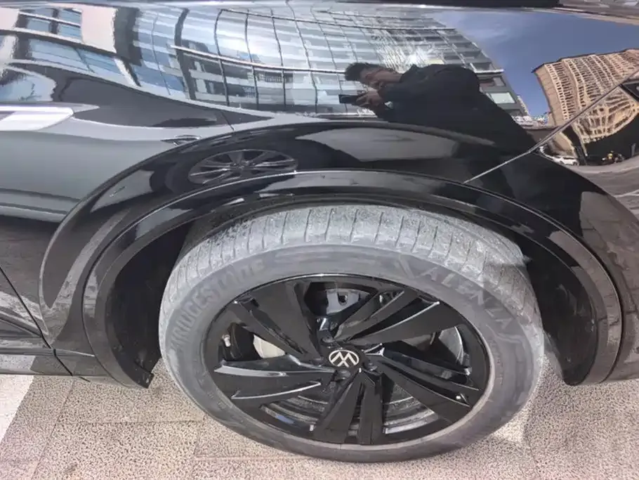 Volkswagen Touareg 2023 из CN, фото 9