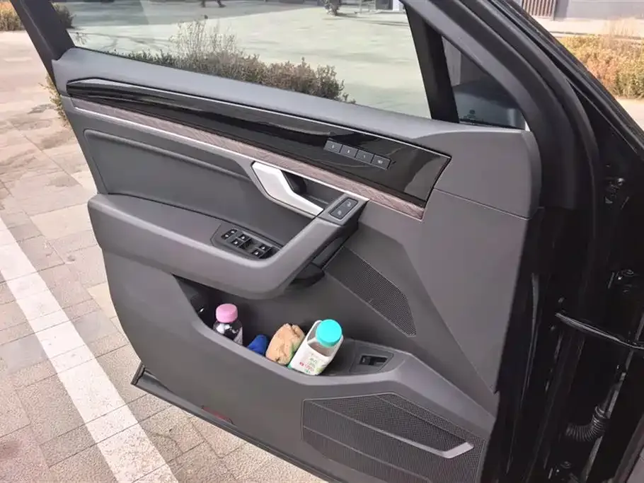 Volkswagen Touareg 2023 из CN, фото 7