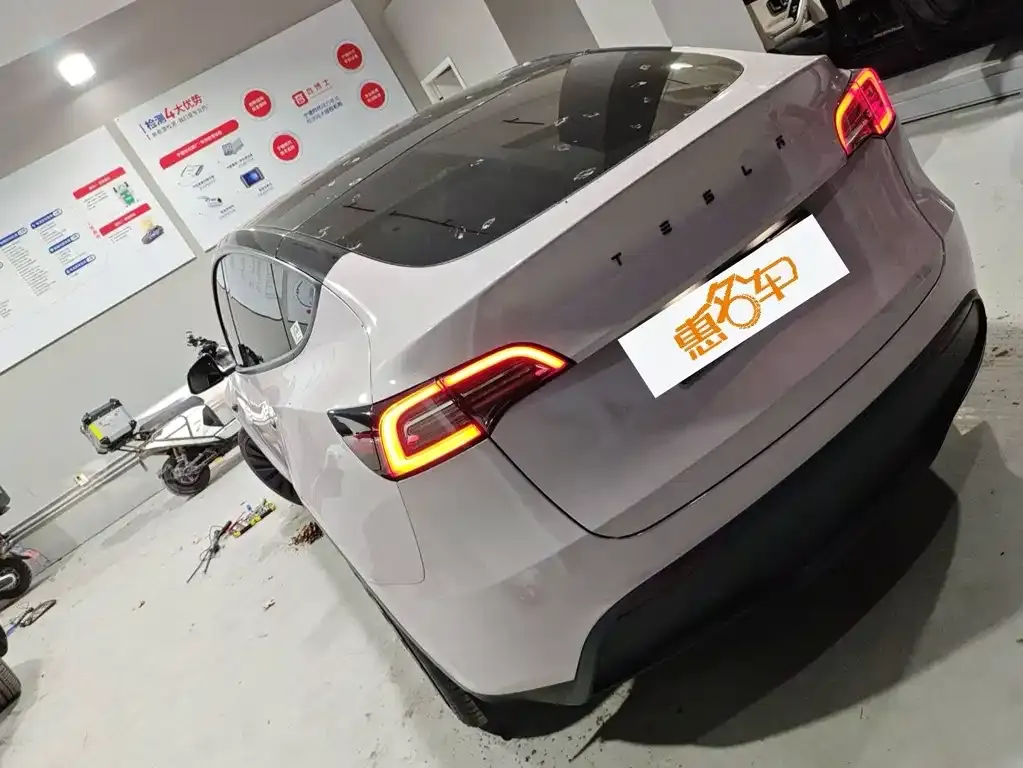 Tesla Model Y — фото 4