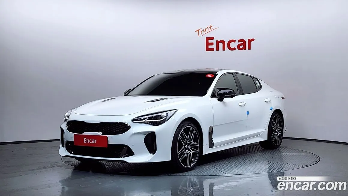 Kia Stinger — фото 1