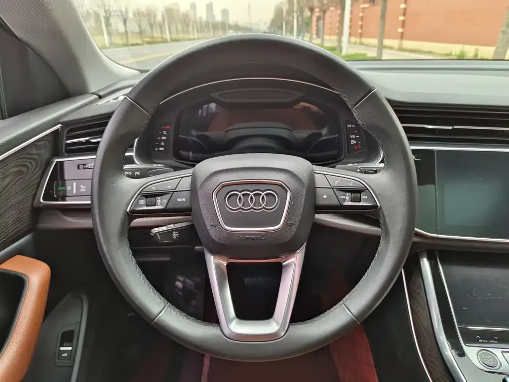 Audi Q8 2021 из CN, фото 4