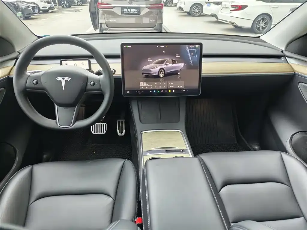 Tesla Model Y 2023 из CN, фото 2