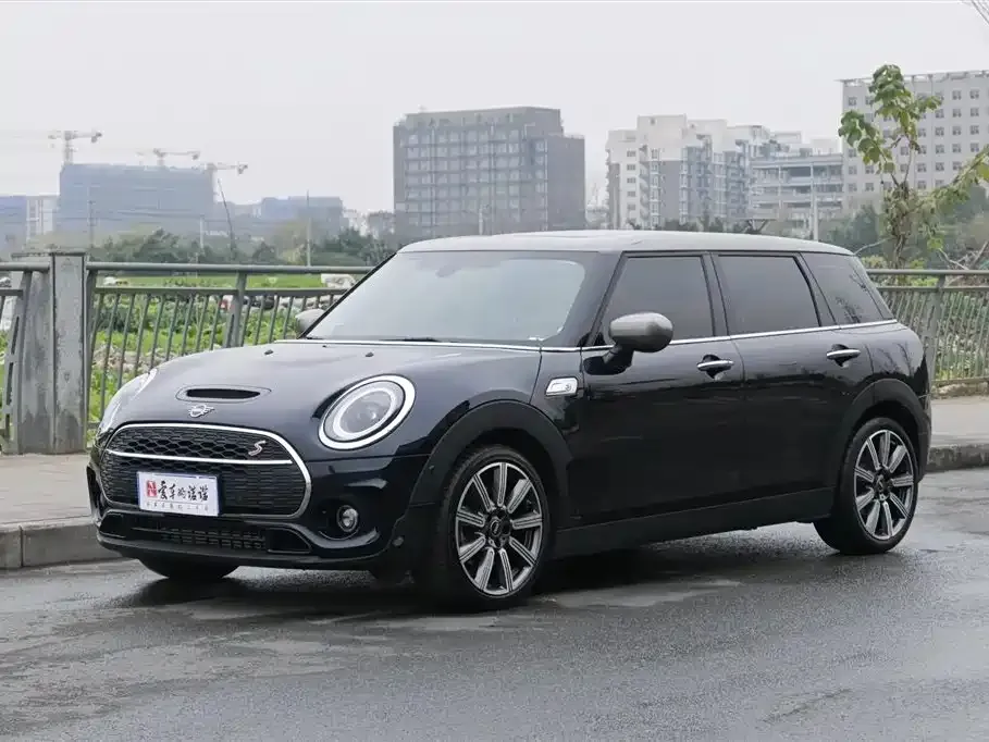 MINI Clubman — фото 1