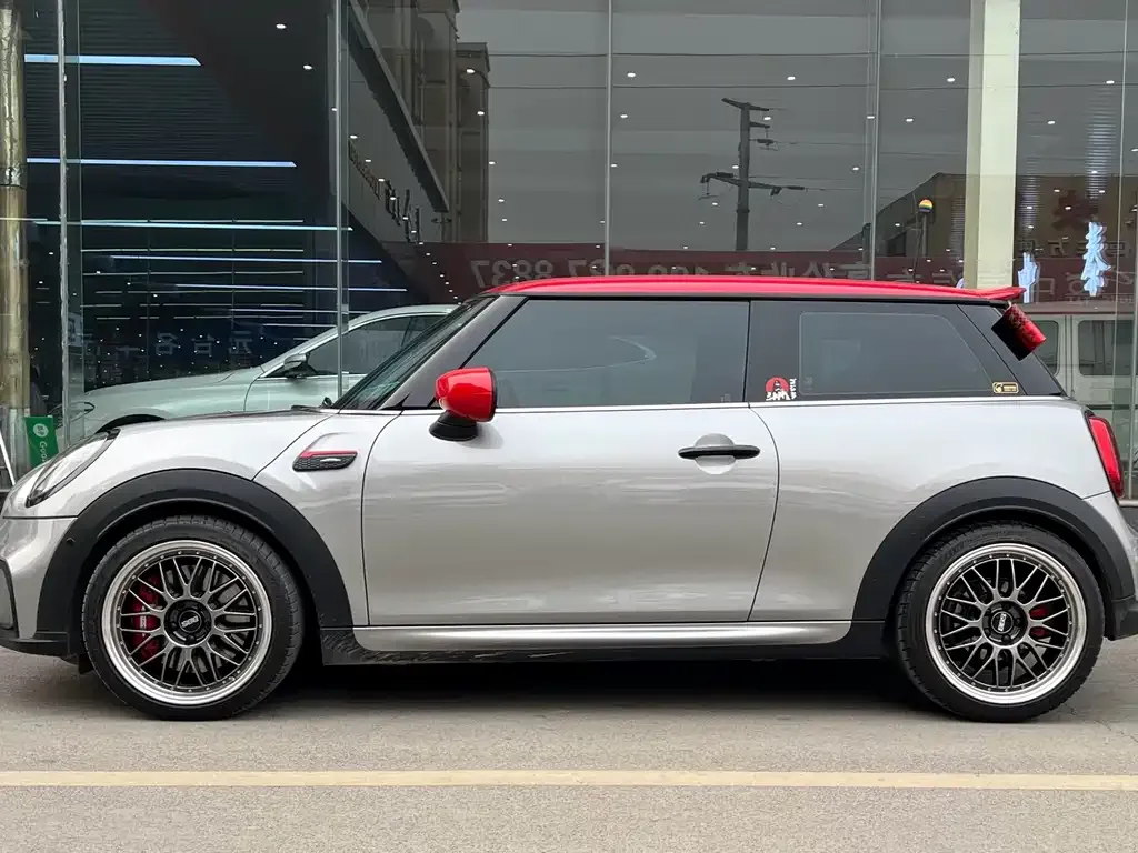 MINI Cooper (3-door) 2023 из CN, фото 8