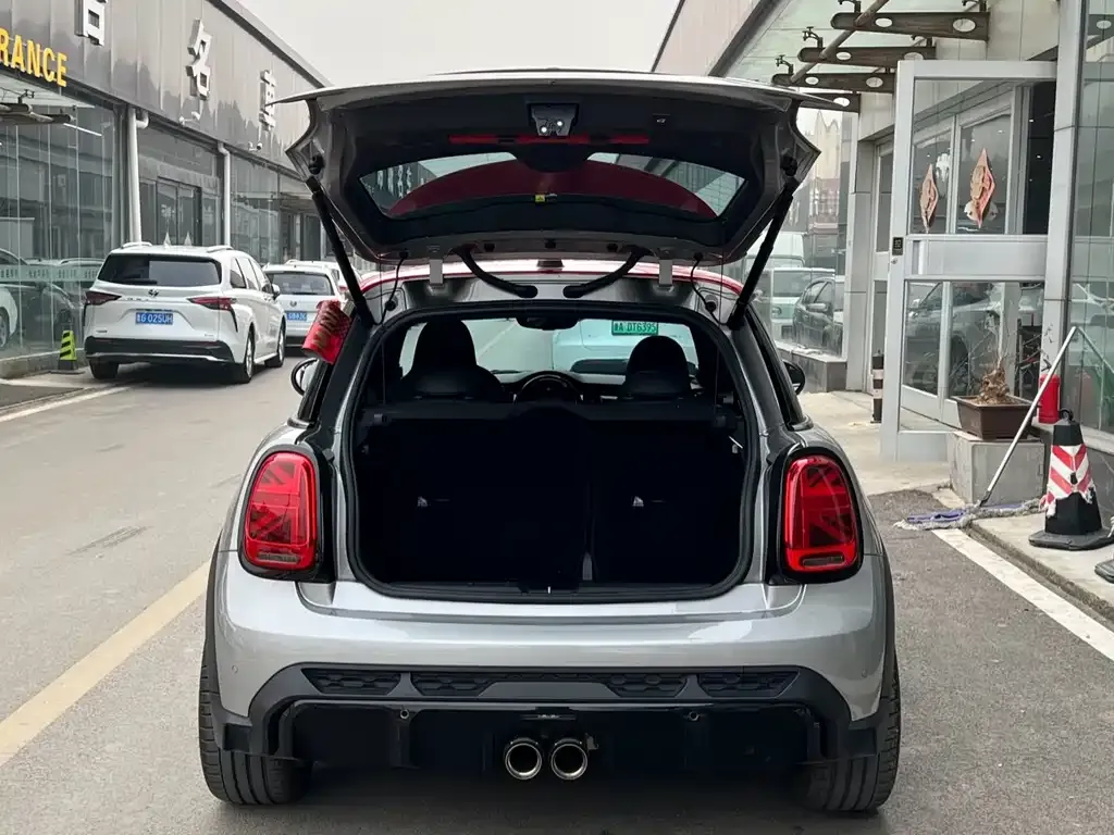 MINI Cooper (3-door) 2023 из CN, фото 9
