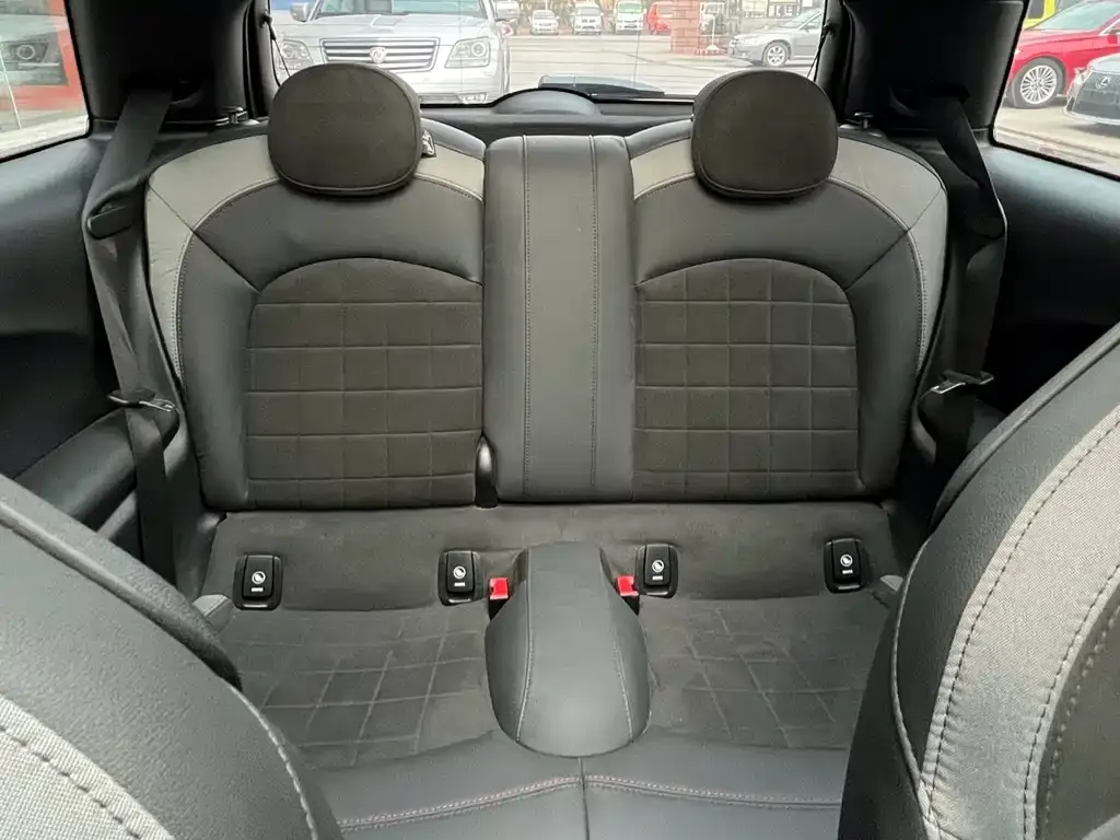 MINI Cooper (3-door) 2023 из CN, фото 3