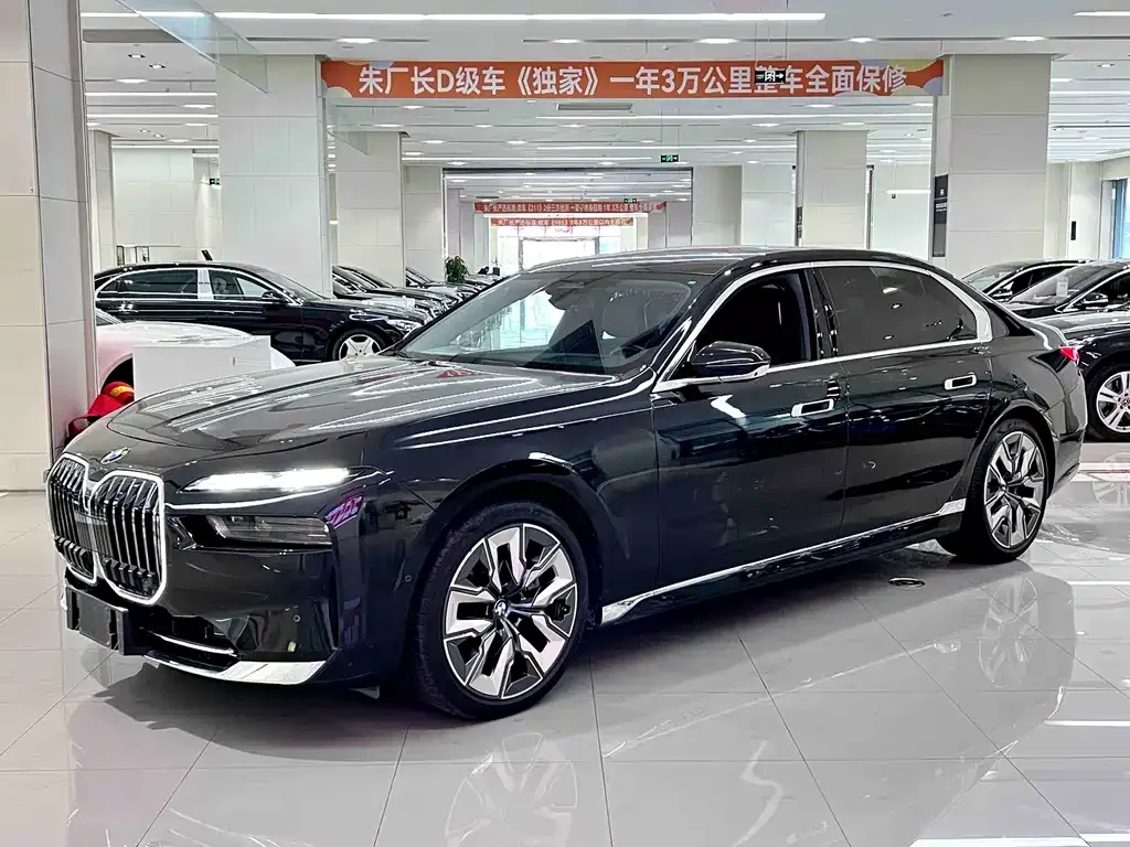 BMW 7 Series 2024 из CN, фото 1