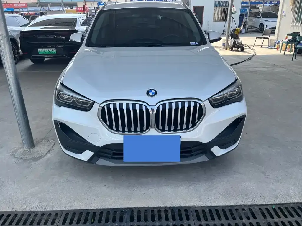 BMW X1 — фото 1