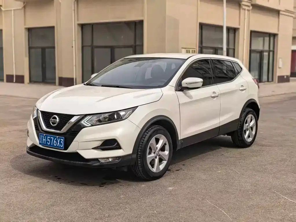 Nissan Qashqai — фото 1