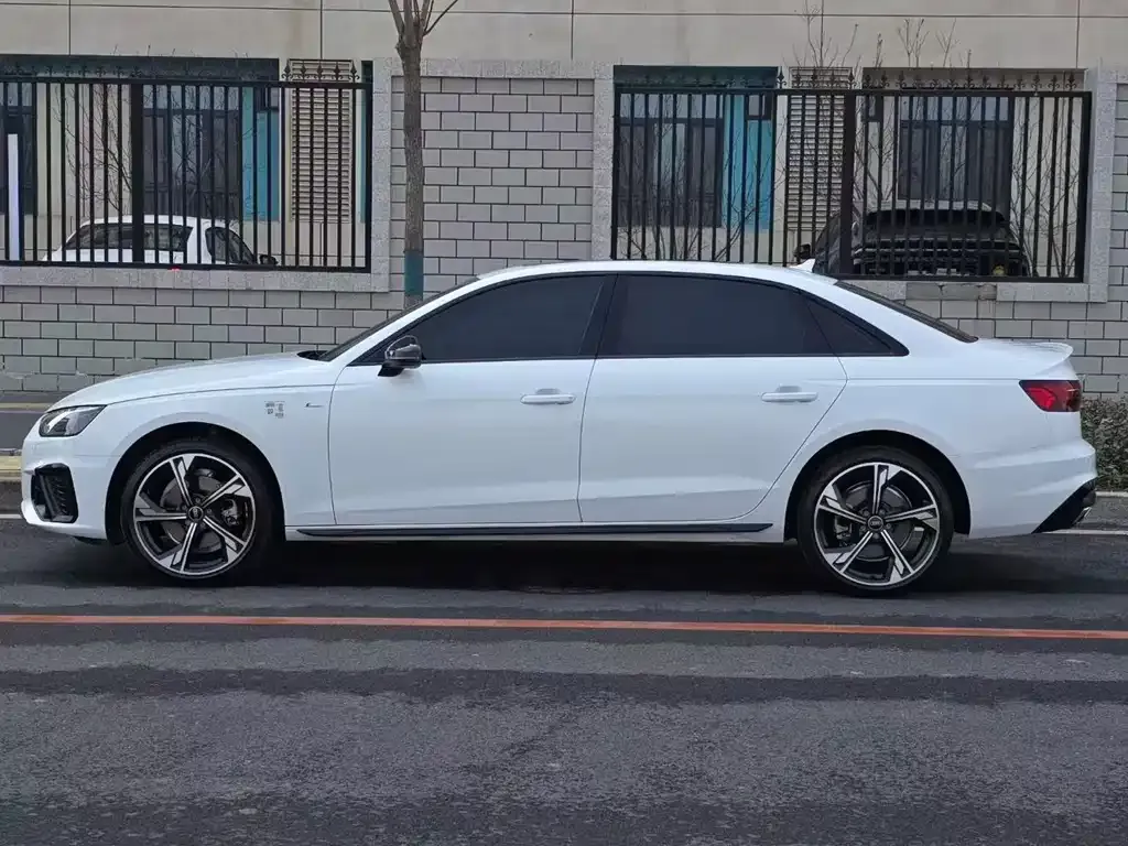 Audi A4L 2024 из CN, фото 6