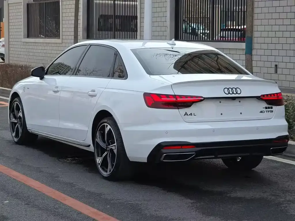 Audi A4L 2024 из CN, фото 3