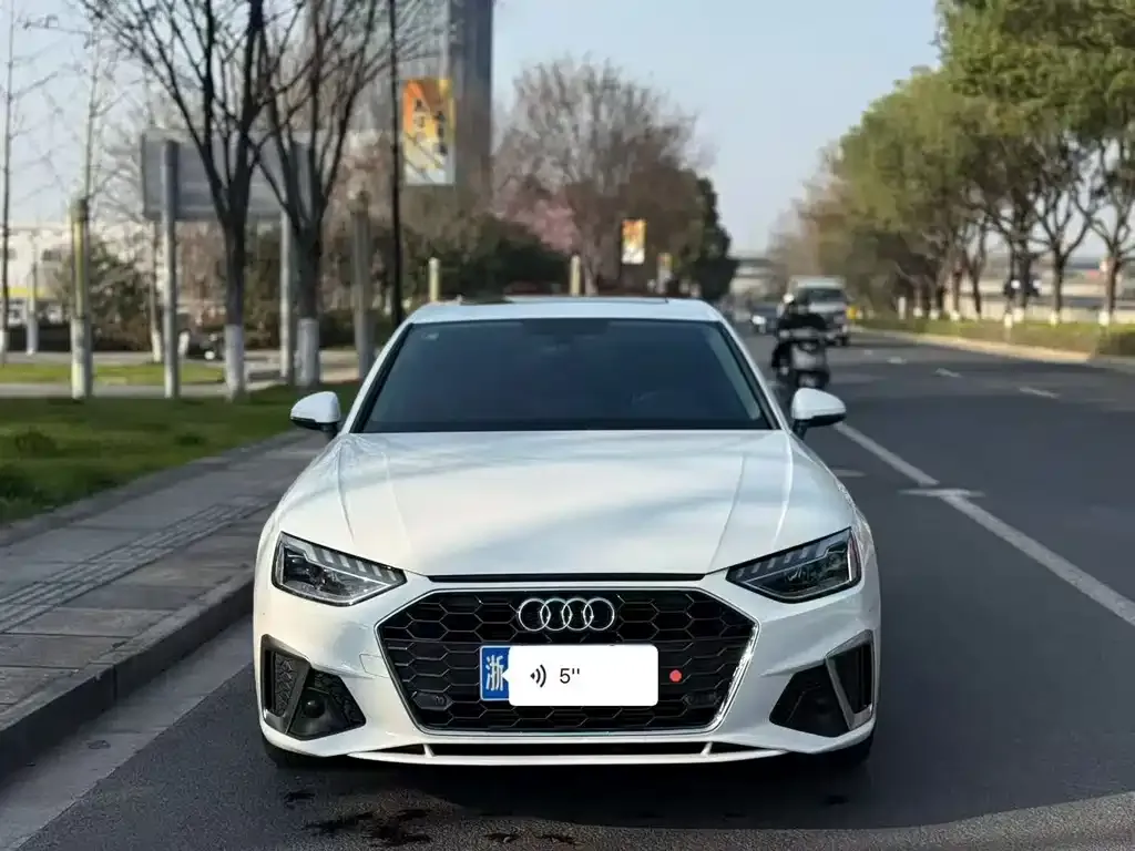 Audi A4L 2022 из CN, фото 9