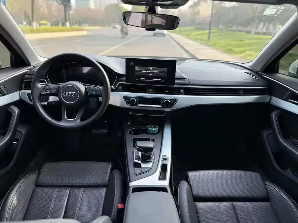 Audi A4L 2022 из CN, фото 7
