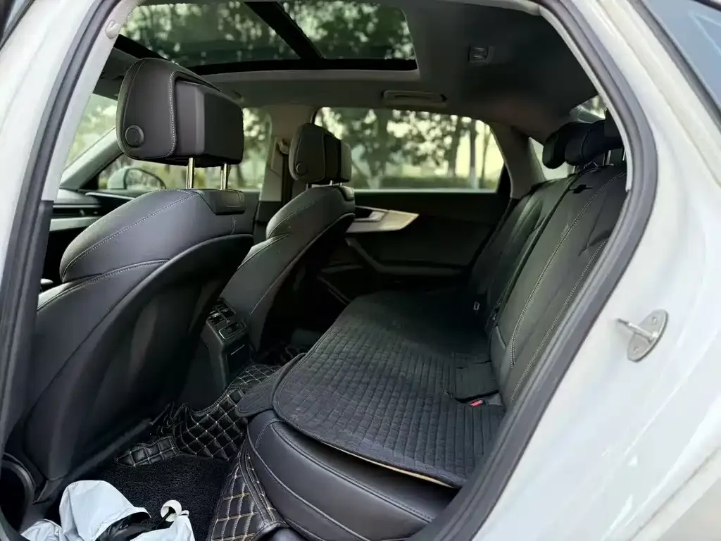 Audi A4L 2022 из CN, фото 3