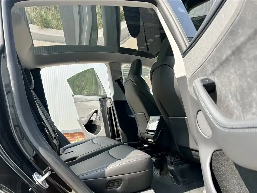 Tesla Model Y 2025 из CN, фото 8
