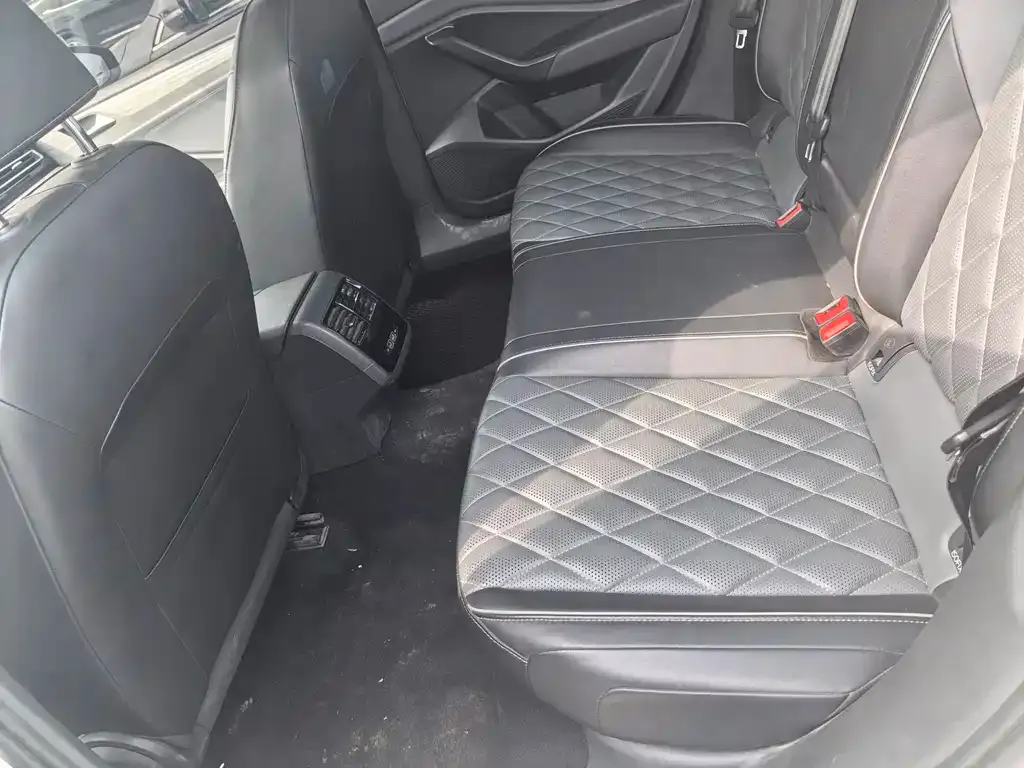Volkswagen Sagitar 2023 из CN, фото 3