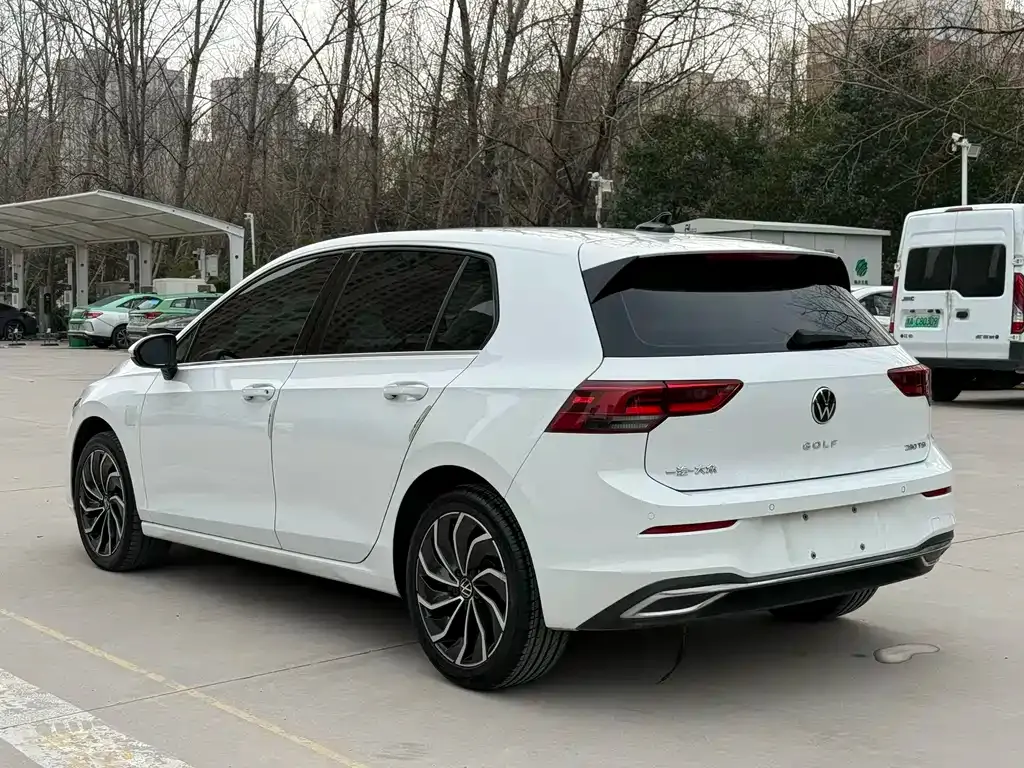 Volkswagen Golf 2021 из CN, фото 9