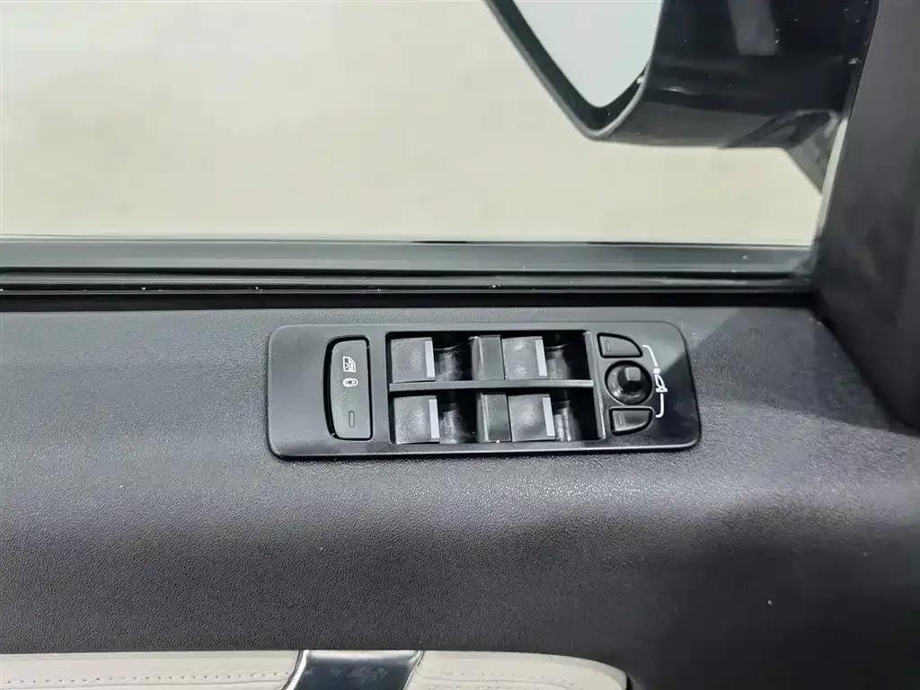 Land Rover Discovery Sport — фото 10