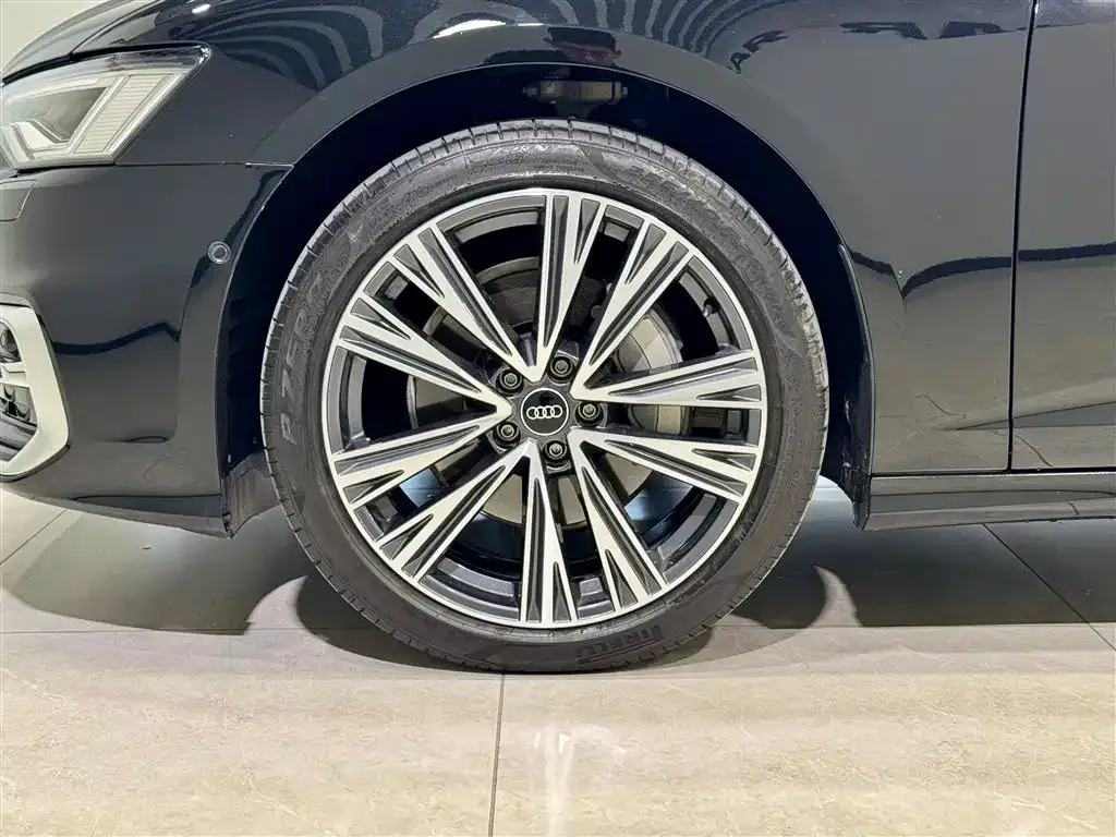 Audi A6L — фото 10