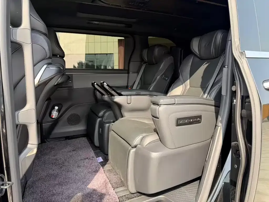 Lexus LM 2024 из CN, фото 10